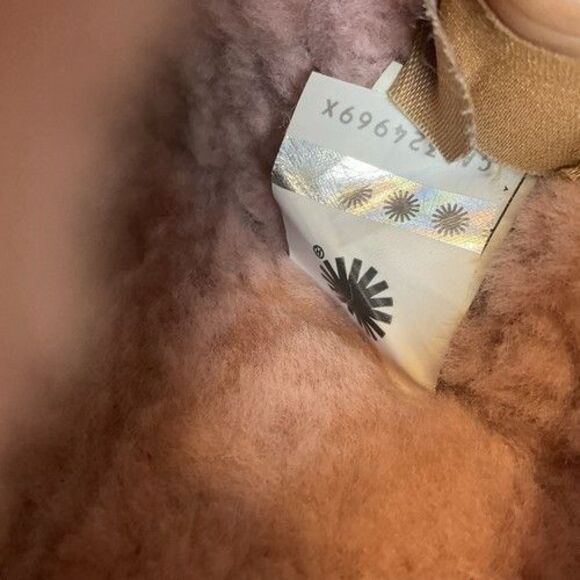 UGG Fluff Yeah Slide Slippers Soft Pink Sheepskin Sandals Women Size 10 109511 - Picture 3 of 12
